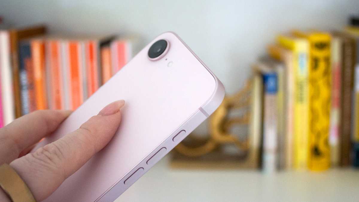 Apple iPhone 17e review 15