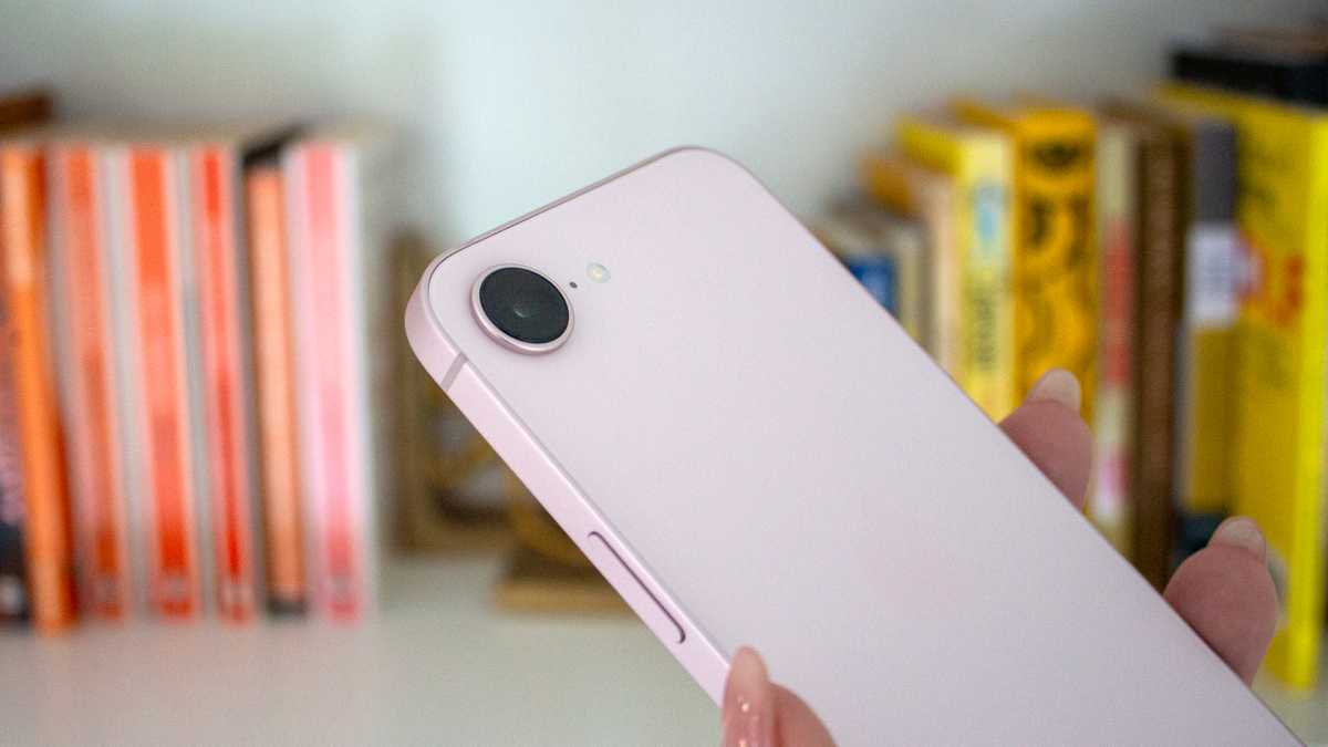 Apple iPhone 17e review 9