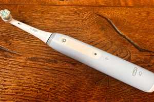 My Oral-B iO died. Here's Reddit's fix