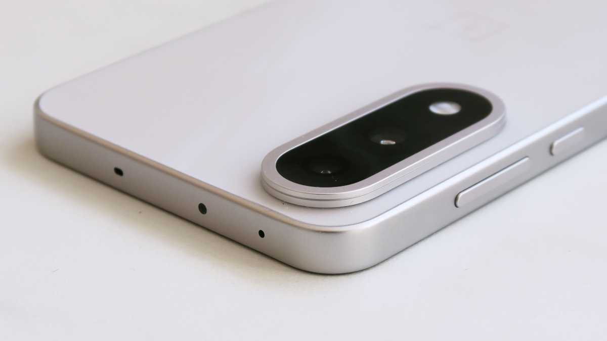 OnePlus Nord 5 REVIEW top angled close