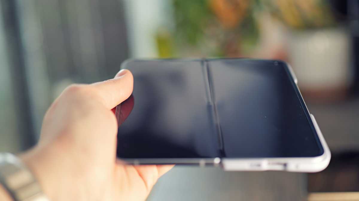 Pixel 10 Pro Fold crease