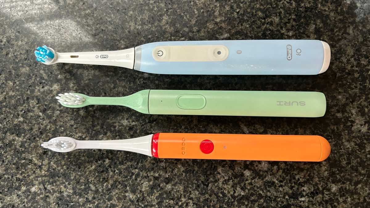 Ordo Sonic Edge next to Suri 2.0 and Oral-B iO4
