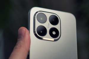 Get the brilliant new Xiaomi 15T phone and a free TV for just &pound;549