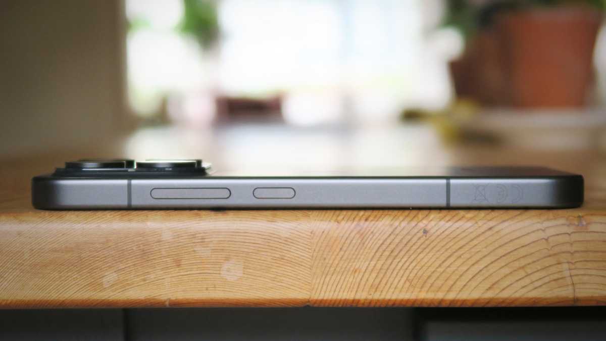 Xiaomi 17 REVIEW side