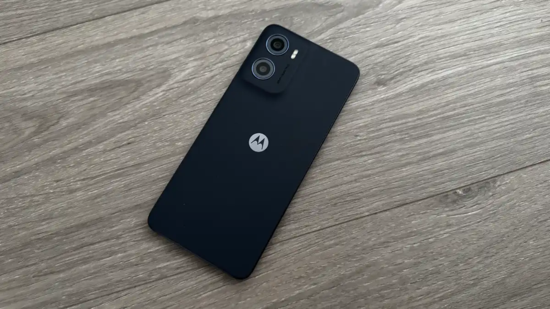 Motorola Moto E15 - Best Under &pound;100